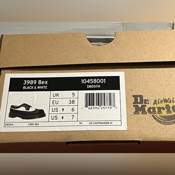 Dr Martens Smooth Leather Bex Brogue Shoes - Picture 8 of 8